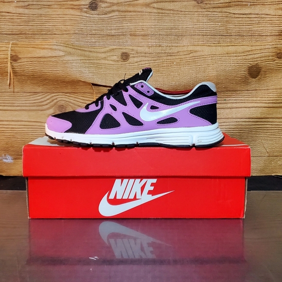 Nike Revolution - Picture 2 of 9